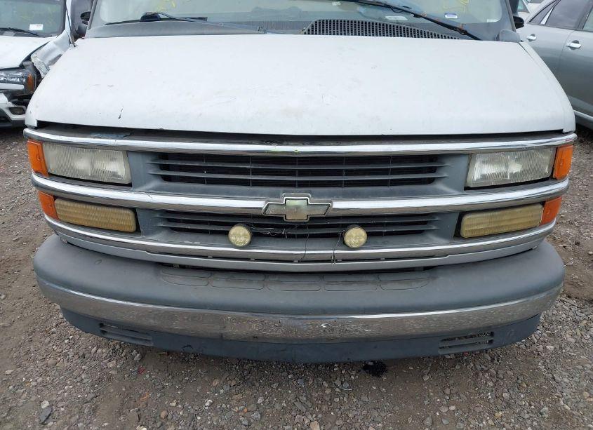 Photo 6 of 2002 Chevrolet Express (VIN 1GBFG15W821239516)