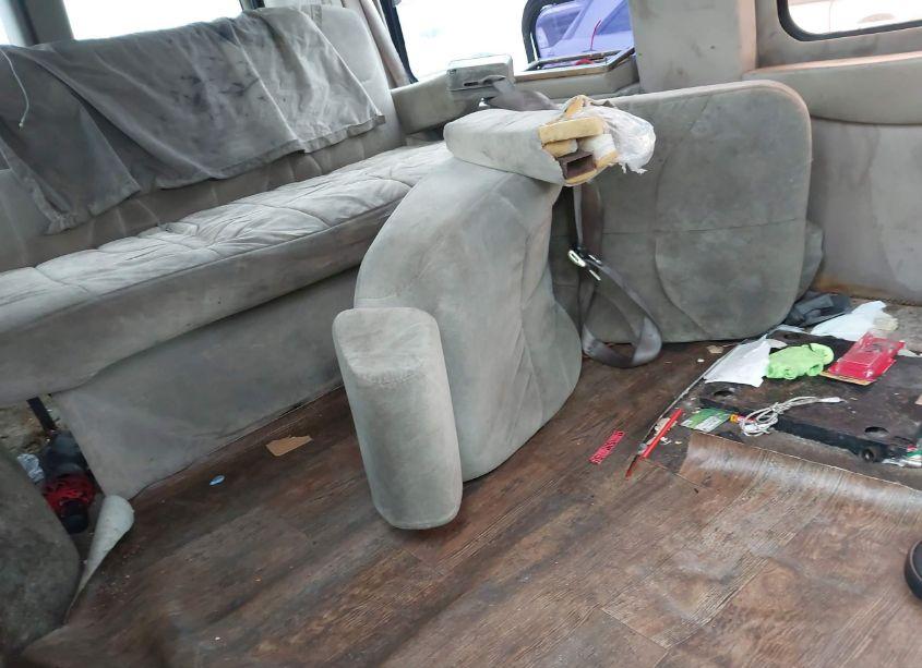 Photo 8 of 2002 Chevrolet Express (VIN 1GBFG15W821239516)