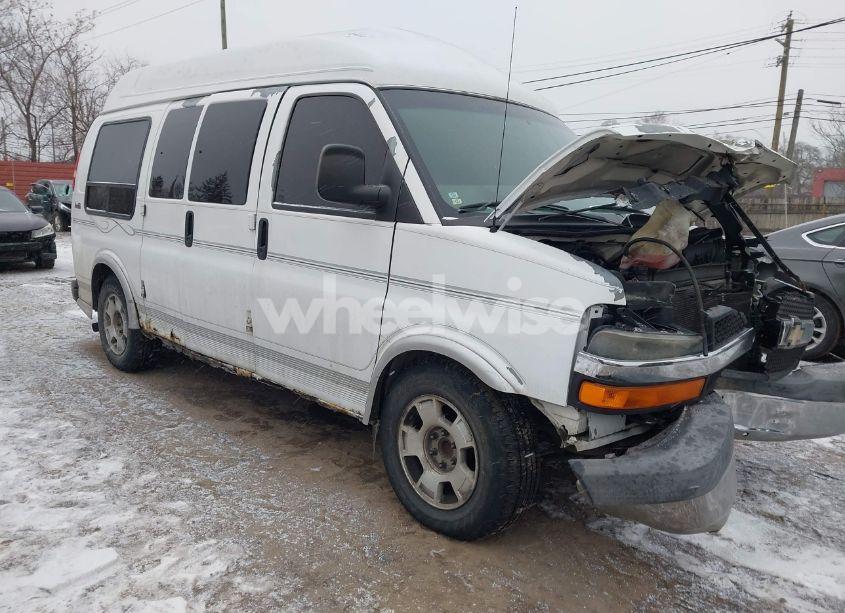 2005 Chevrolet Express UPFITTER (VIN 1GBFG15X051116435) main photo