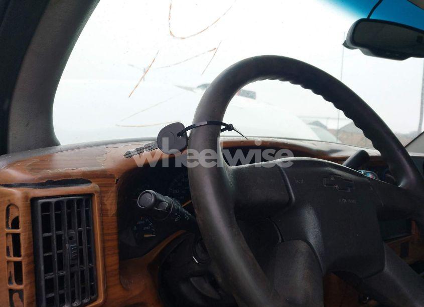 Photo 11 of 2005 Chevrolet Express UPFITTER (VIN 1GBFG15X051116435)