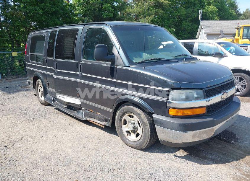 2003 Chevrolet Express UPFITTER (VIN 1GBFG15X731183644) main photo
