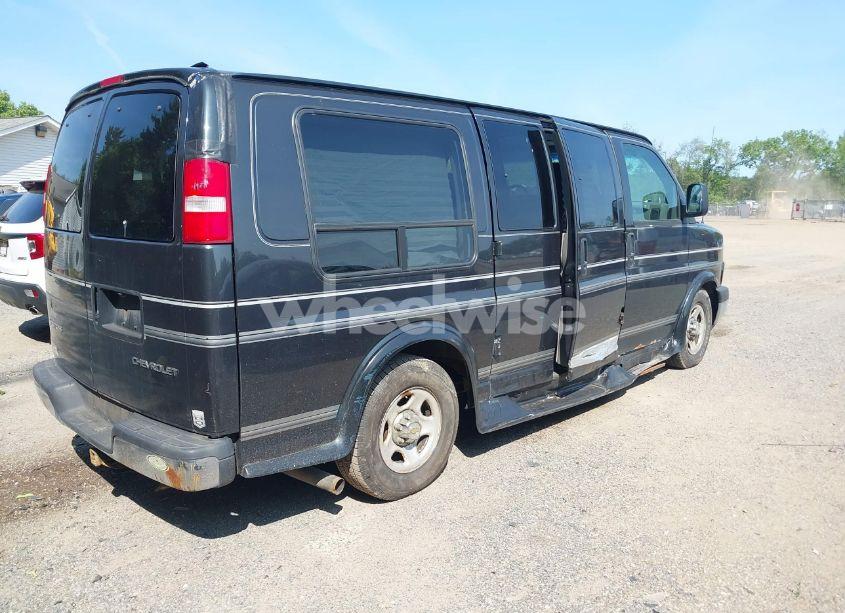 Photo 4 of 2003 Chevrolet Express UPFITTER (VIN 1GBFG15X731183644)