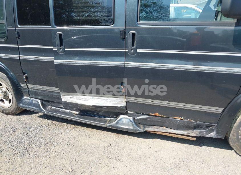 Photo 6 of 2003 Chevrolet Express UPFITTER (VIN 1GBFG15X731183644)