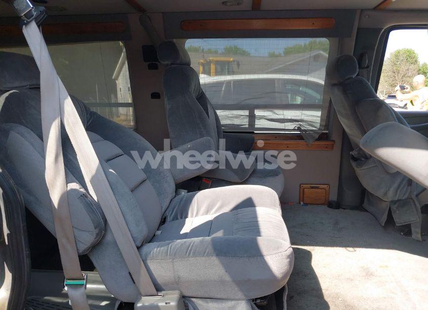 Photo 8 of 2003 Chevrolet Express UPFITTER (VIN 1GBFG15X731183644)