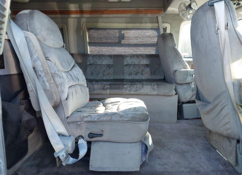 Photo 8 of 1995 Chevrolet G30 (VIN 1GBFG35K3SF120798)