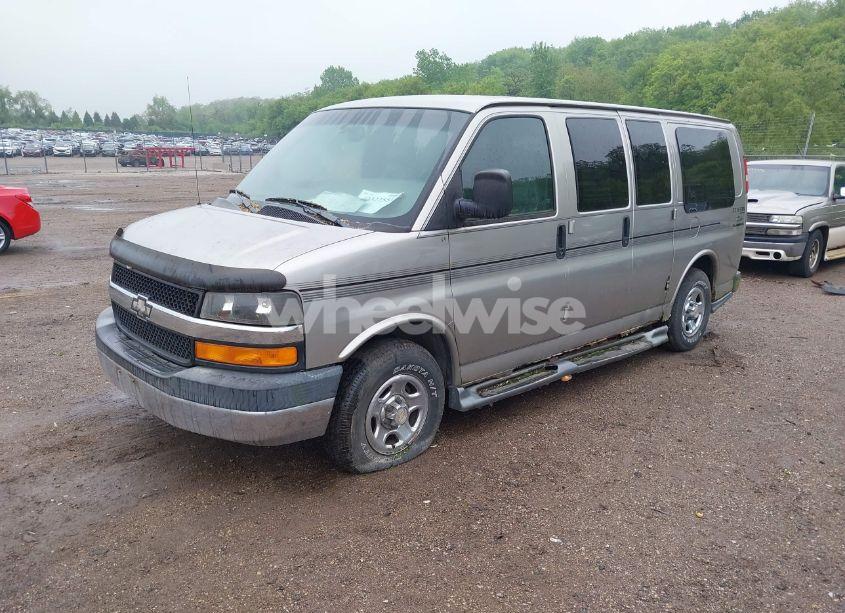 Photo 2 of 2003 Chevrolet Express UPFITTER (VIN 1GBFH15T331206914)