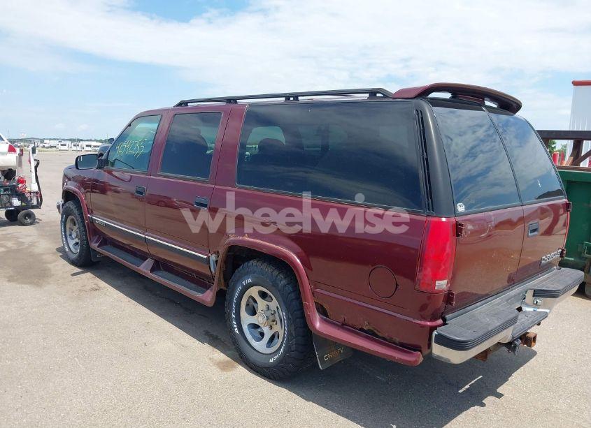 Photo 3 of 1999 Chevrolet Suburban 1500 (VIN 1GBFK16R5XJ335005)