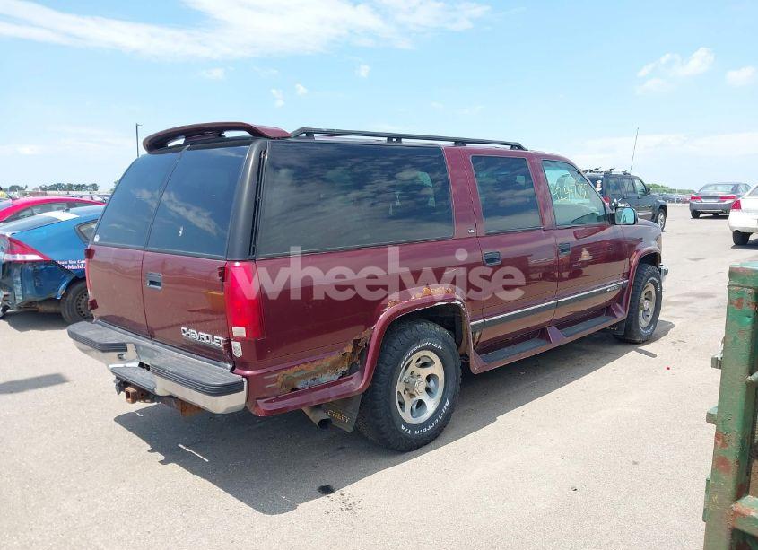 Photo 4 of 1999 Chevrolet Suburban 1500 (VIN 1GBFK16R5XJ335005)