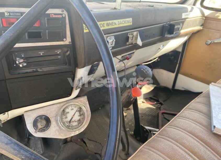 Photo 7 of 1986 Chevrolet C6500 C7D042 (VIN 1GBG7D1B6GV118735)