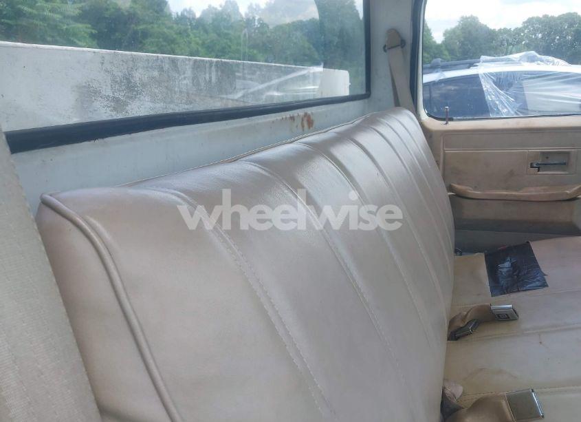 Photo 8 of 1985 Chevrolet C20 (VIN 1GBGC24M1FS184803)