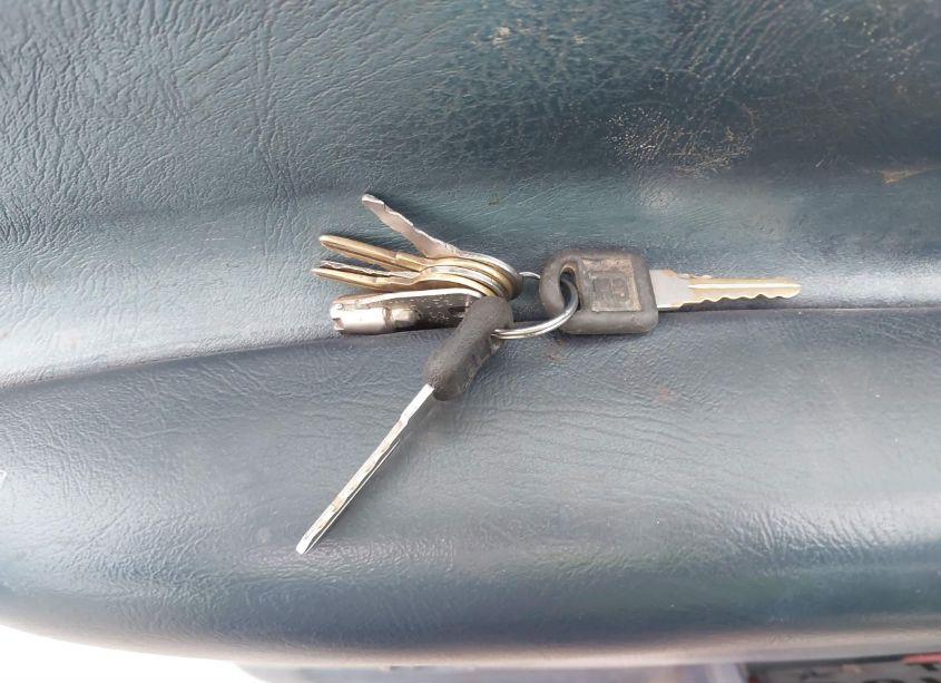 Photo 11 of 2000 Chevrolet C2500 CHASSIS (VIN 1GBGC24R0YF412474)