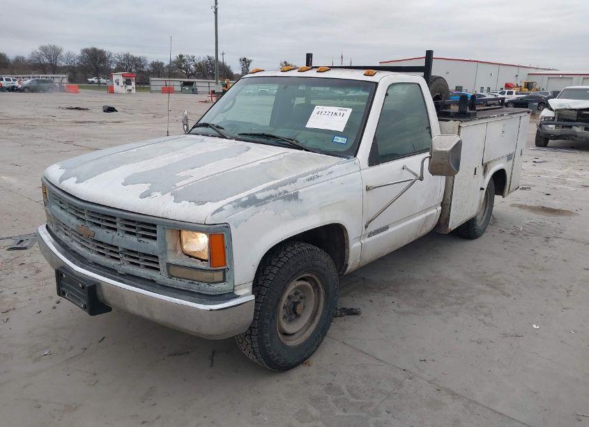 Photo 2 of 2000 Chevrolet C2500 CHASSIS (VIN 1GBGC24R0YF412474)