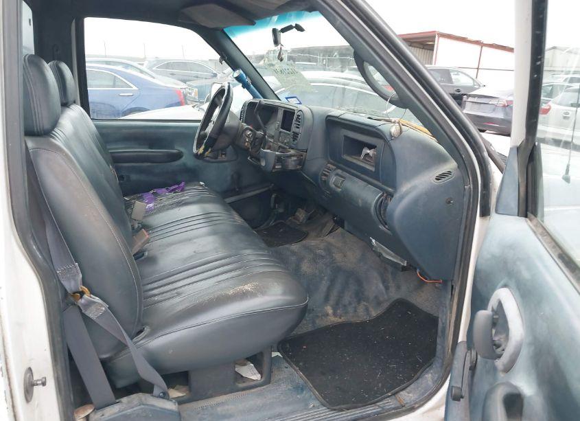 Photo 5 of 2000 Chevrolet C2500 CHASSIS (VIN 1GBGC24R0YF412474)