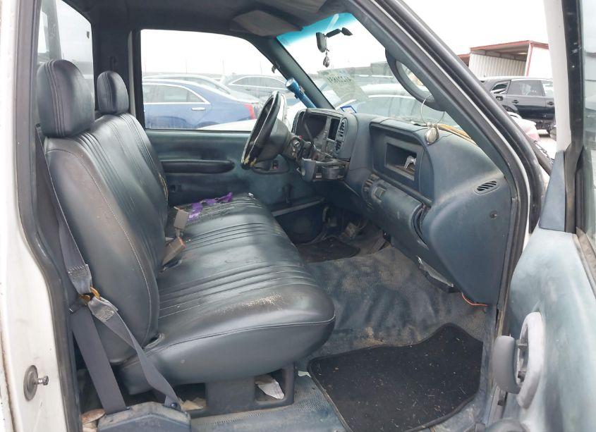 Photo 8 of 2000 Chevrolet C2500 CHASSIS (VIN 1GBGC24R0YF412474)