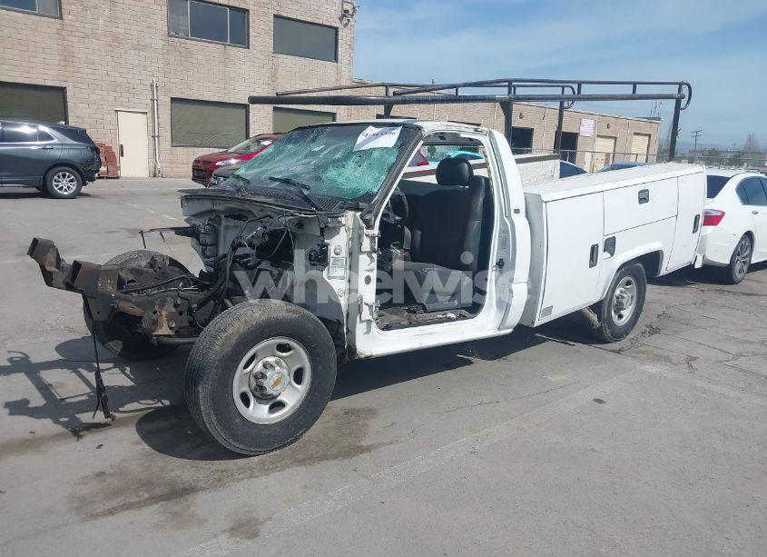 Photo 2 of 1999 Chevrolet Silverado 2500 (VIN 1GBGC24U2XE246595)