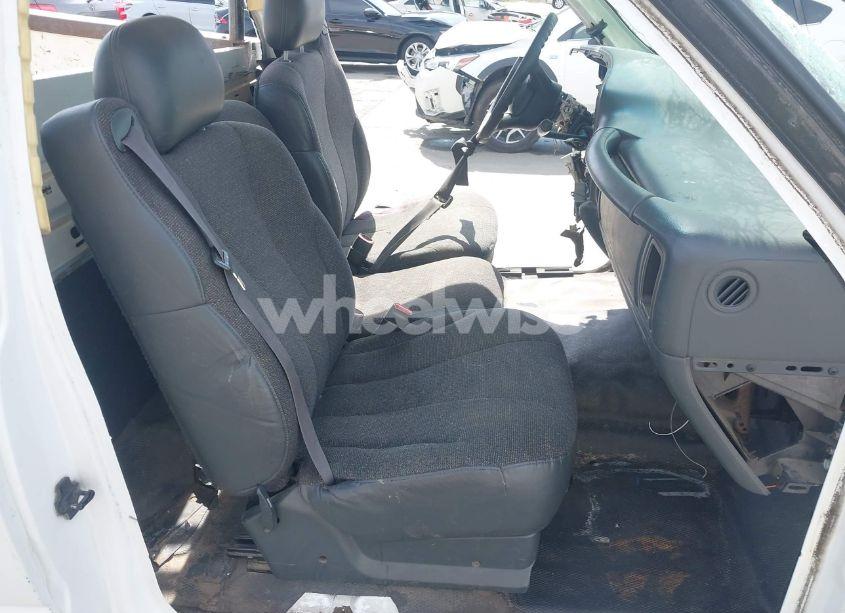 Photo 8 of 1999 Chevrolet Silverado 2500 (VIN 1GBGC24U2XE246595)