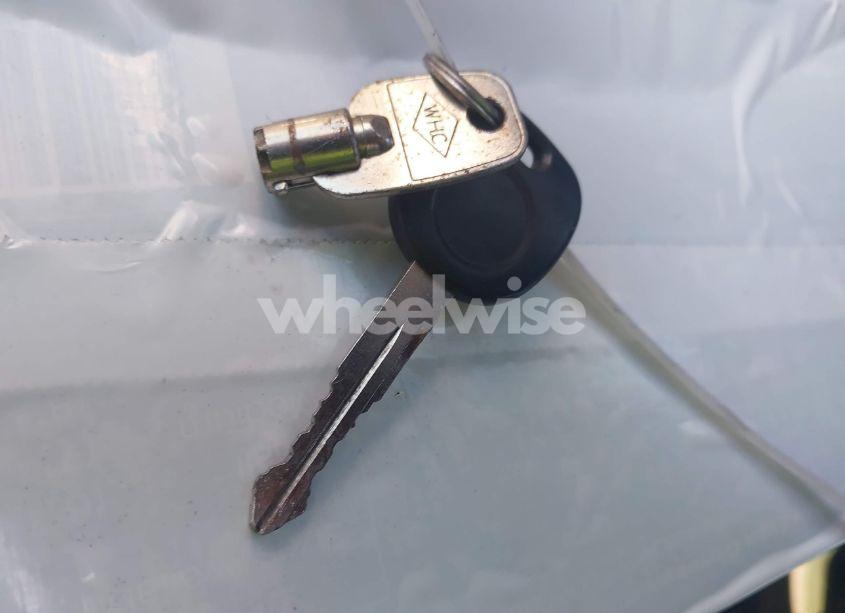 Photo 11 of 2003 Chevrolet Silverado C2500 (VIN 1GBGC24UX3E359110)