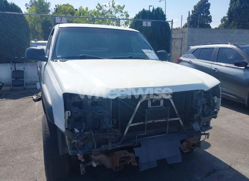 Photo 13 of 2003 Chevrolet Silverado C2500 (VIN 1GBGC24UX3E359110)