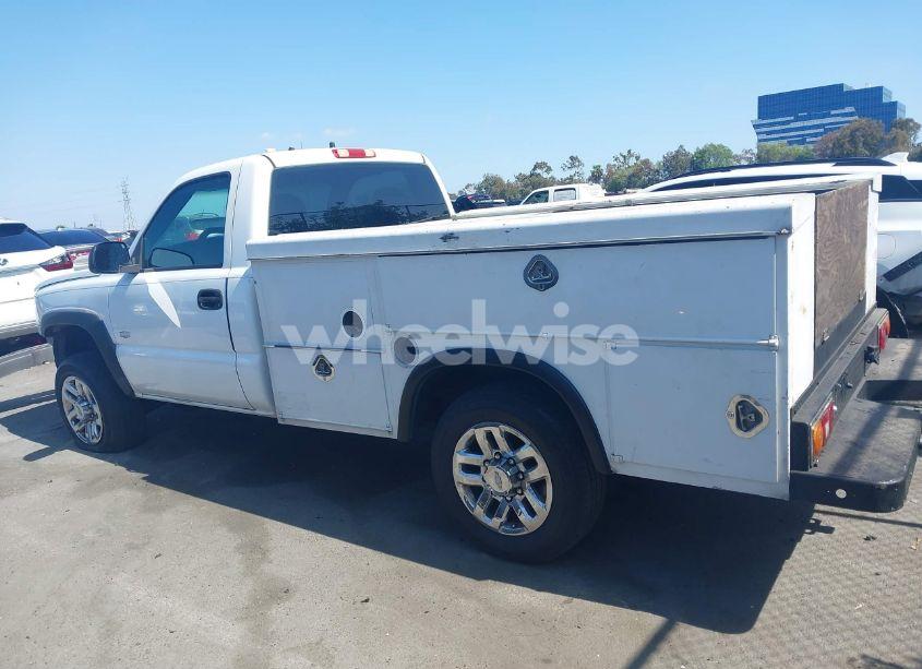 Photo 15 of 2003 Chevrolet Silverado C2500 (VIN 1GBGC24UX3E359110)