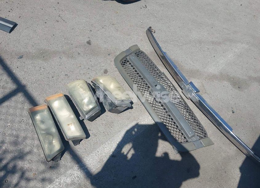 Photo 19 of 2003 Chevrolet Silverado C2500 (VIN 1GBGC24UX3E359110)