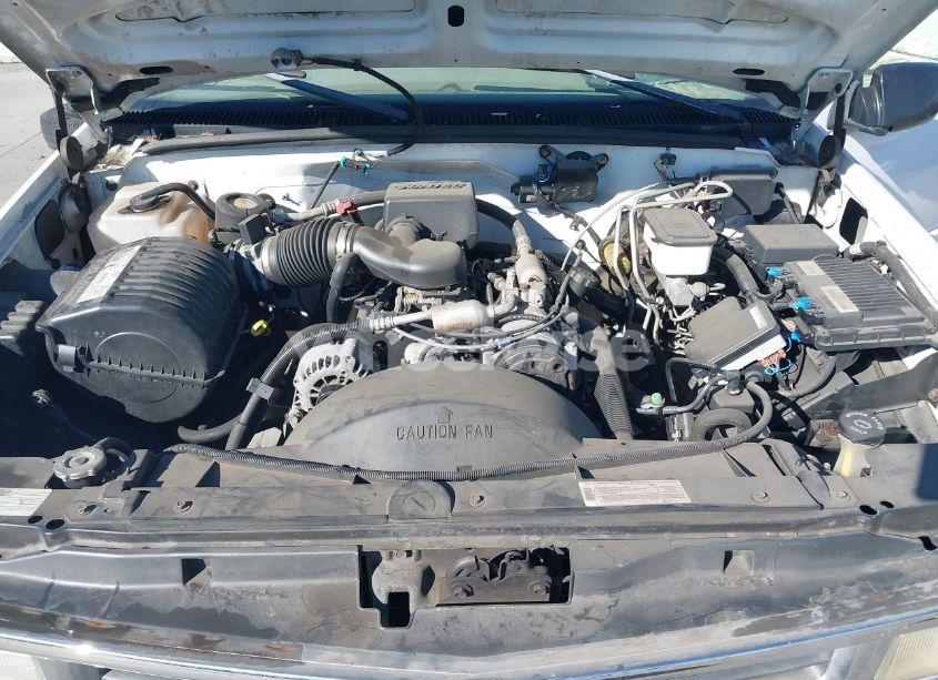 Photo 10 of 1998 Chevrolet C3500 CHASSIS (VIN 1GBGC34R0WF008528)