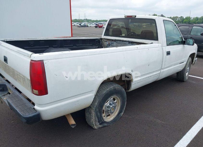 Photo 4 of 2000 Chevrolet C3500 CHASSIS (VIN 1GBGC34R9YF438285)