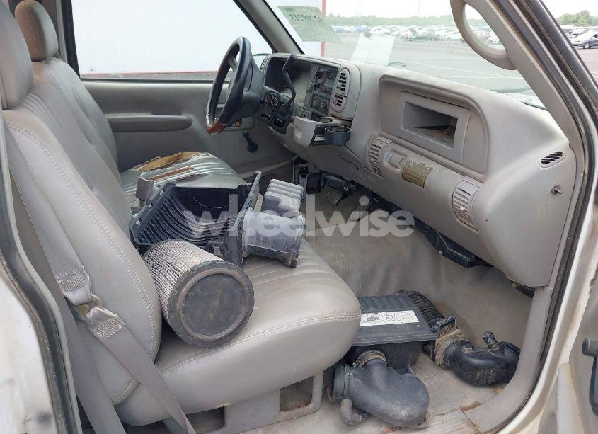 Photo 5 of 2000 Chevrolet C3500 CHASSIS (VIN 1GBGC34R9YF438285)