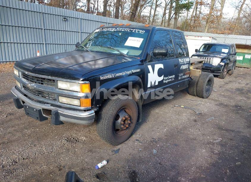 Photo 2 of 1993 Chevrolet K2500 K2500 (VIN 1GBGK24K1PE243737)