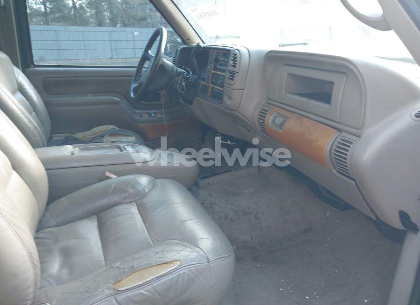 Photo 5 of 1993 Chevrolet K2500 K2500 (VIN 1GBGK24K1PE243737)