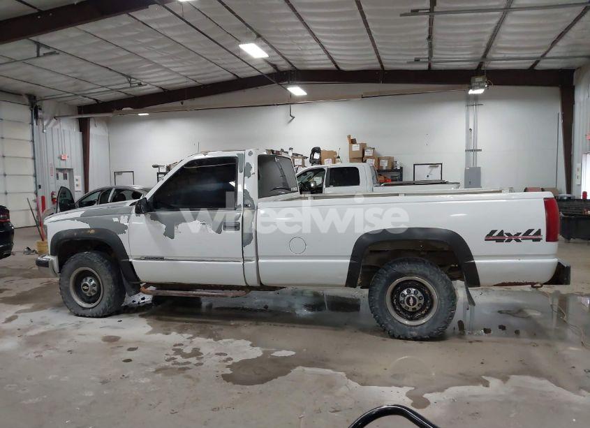 Photo 15 of 1999 Chevrolet K2500 (VIN 1GBGK24RXXF064099)