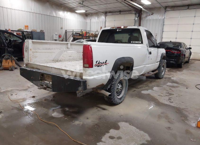 Photo 4 of 1999 Chevrolet K2500 (VIN 1GBGK24RXXF064099)