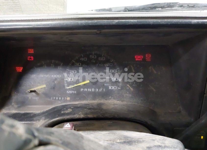 Photo 7 of 1999 Chevrolet K2500 (VIN 1GBGK24RXXF064099)