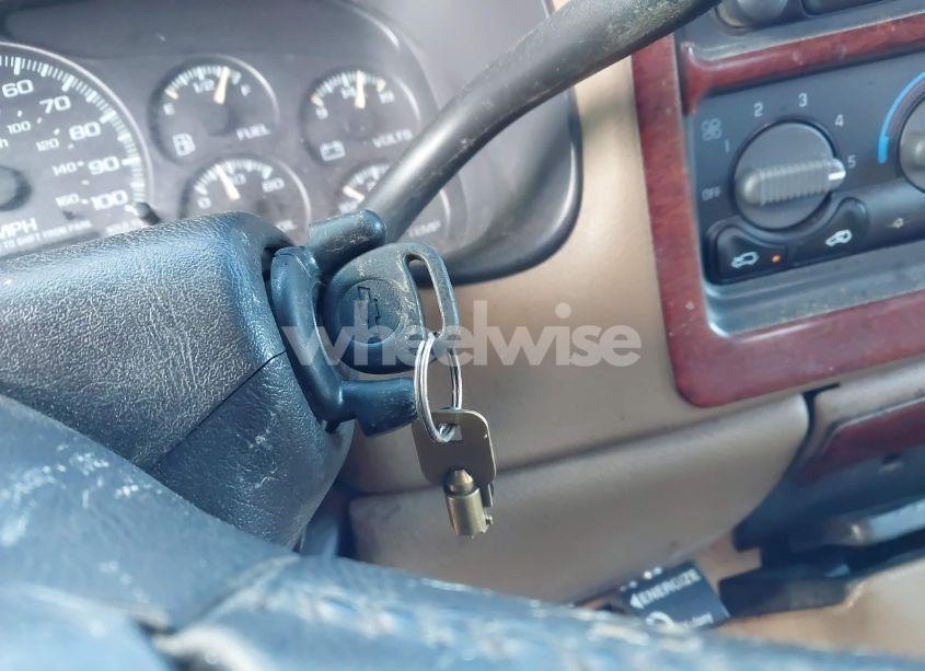 Photo 11 of 2000 Chevrolet Silverado 2500 LS (VIN 1GBGK24U2YE224066)