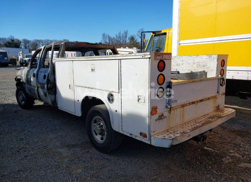 Photo 3 of 2003 Chevrolet Silverado (VIN 1GBHC23U73F240835)