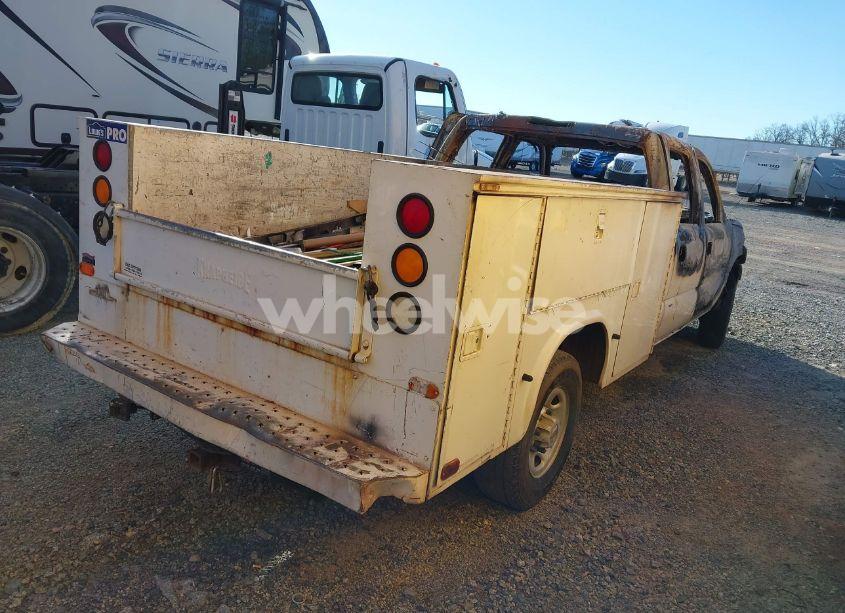 Photo 4 of 2003 Chevrolet Silverado (VIN 1GBHC23U73F240835)