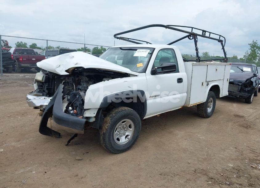 Photo 2 of 2006 Chevrolet Silverado 2500HD WORK TRUCK (VIN 1GBHC24U06E130878)