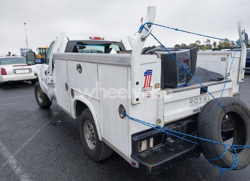 Photo 3 of 2007 Chevrolet Silverado 2500HD CLASSIC LS (VIN 1GBHC24U17E108843)