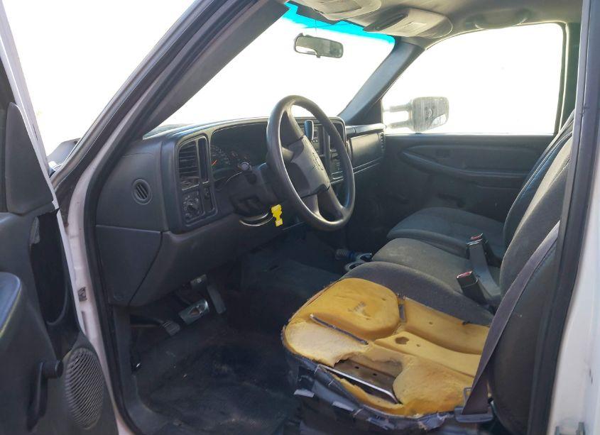 Photo 7 of 2005 Chevrolet Silverado 2500HD (VIN 1GBHC24UX5E115402)