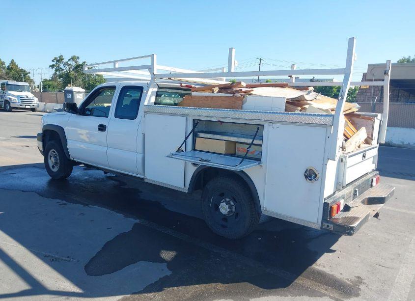 Photo 3 of 2004 Chevrolet Silverado 2500HD WORK TRUCK (VIN 1GBHC29U74E178268)