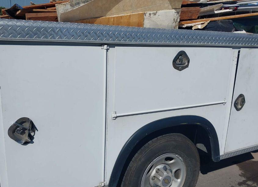 Photo 6 of 2004 Chevrolet Silverado 2500HD WORK TRUCK (VIN 1GBHC29U74E178268)