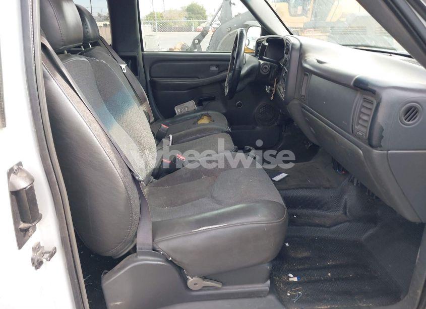 Photo 5 of 2004 Chevrolet Silverado 2500HD (VIN 1GBHC29U84E158689)