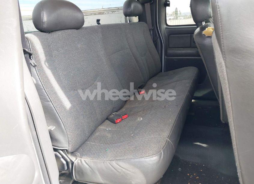 Photo 8 of 2004 Chevrolet Silverado 2500HD (VIN 1GBHC29U84E158689)