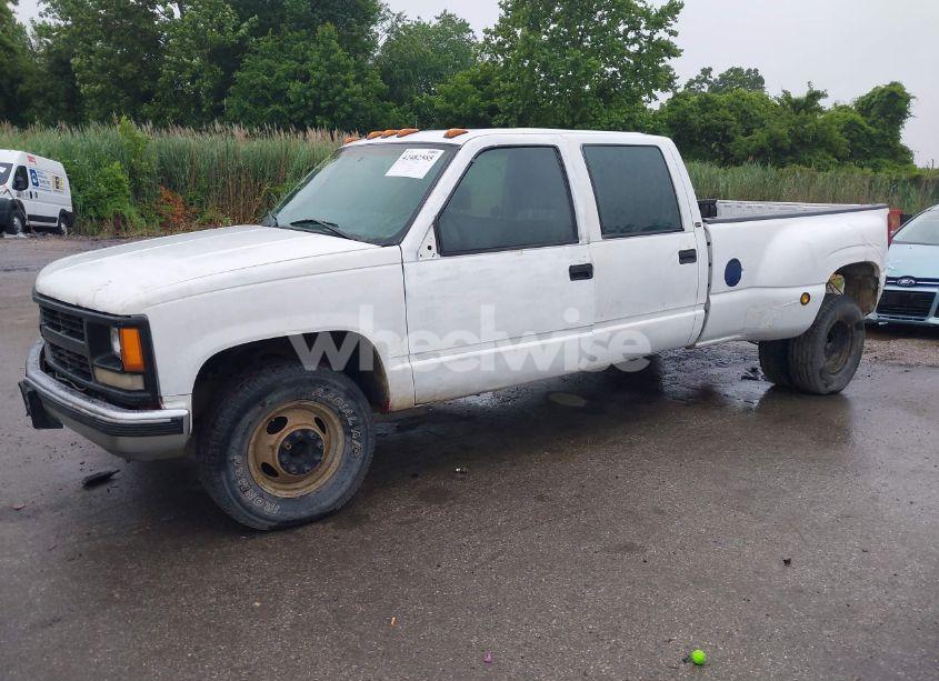 Photo 2 of 1997 Chevrolet C3500 CHASSIS (VIN 1GBHC33J1VF045358)