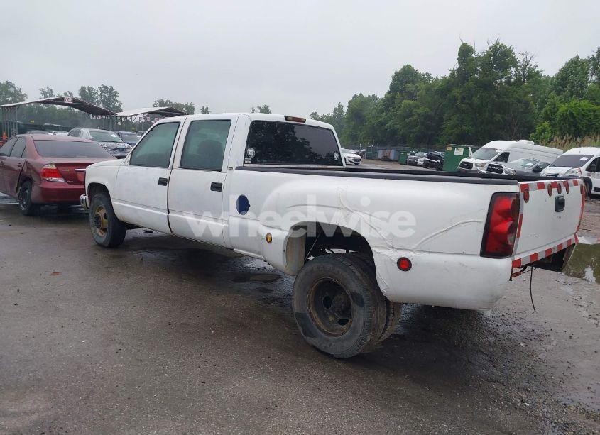 Photo 3 of 1997 Chevrolet C3500 CHASSIS (VIN 1GBHC33J1VF045358)