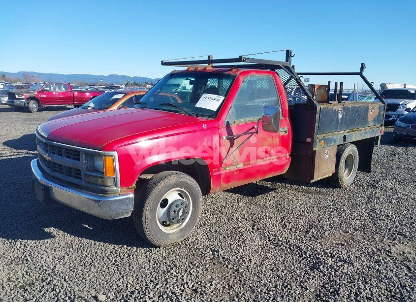 Photo 2 of 2000 Chevrolet C3500 CHASSIS (VIN 1GBHC34J0YF519870)