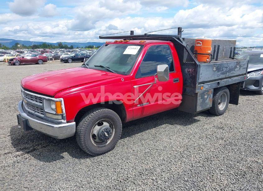 Photo 2 of 2000 Chevrolet C3500 CHASSIS (VIN 1GBHC34J9YF520001)