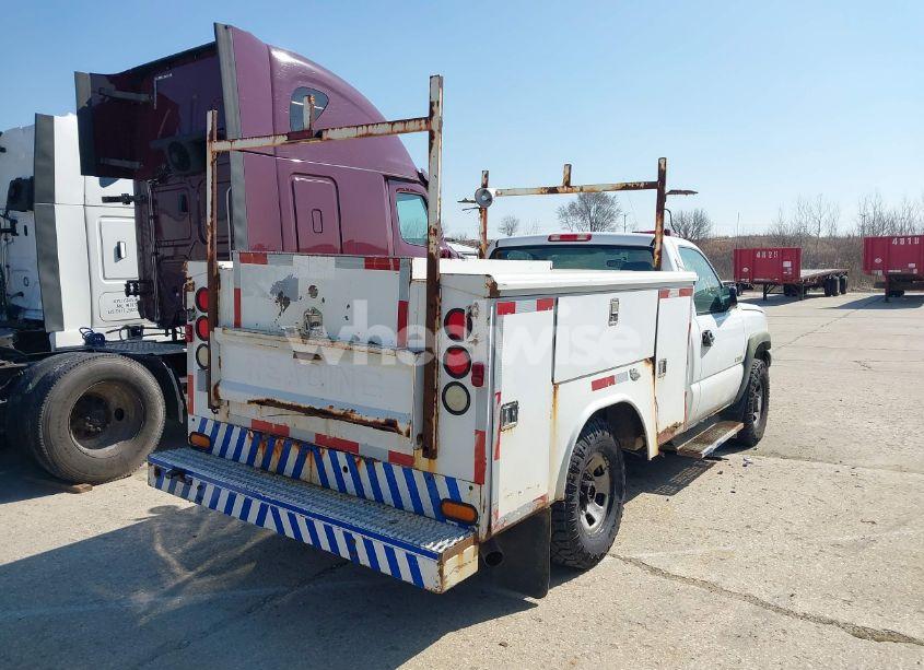 Photo 4 of 2007 Chevrolet Silverado C3500 (VIN 1GBHC34UX7E160025)
