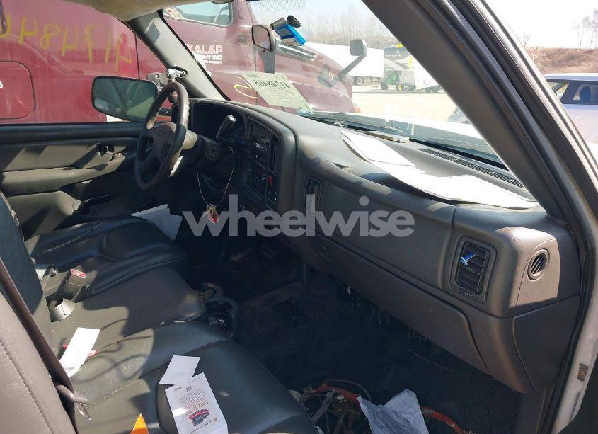 Photo 5 of 2007 Chevrolet Silverado C3500 (VIN 1GBHC34UX7E160025)