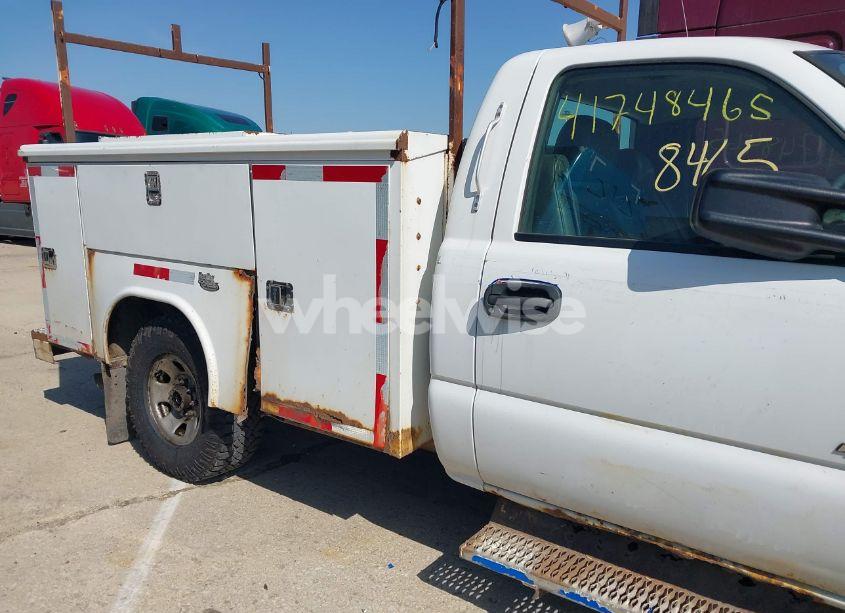 Photo 6 of 2007 Chevrolet Silverado C3500 (VIN 1GBHC34UX7E160025)