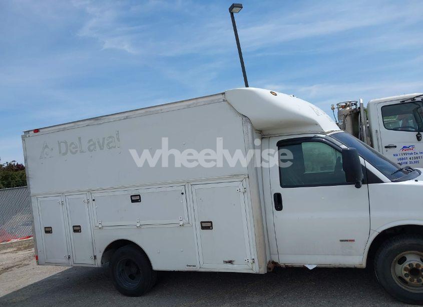 Photo 12 of 2006 Chevrolet Express CUTAWAY WORK VAN (VIN 1GBHG312661164831)